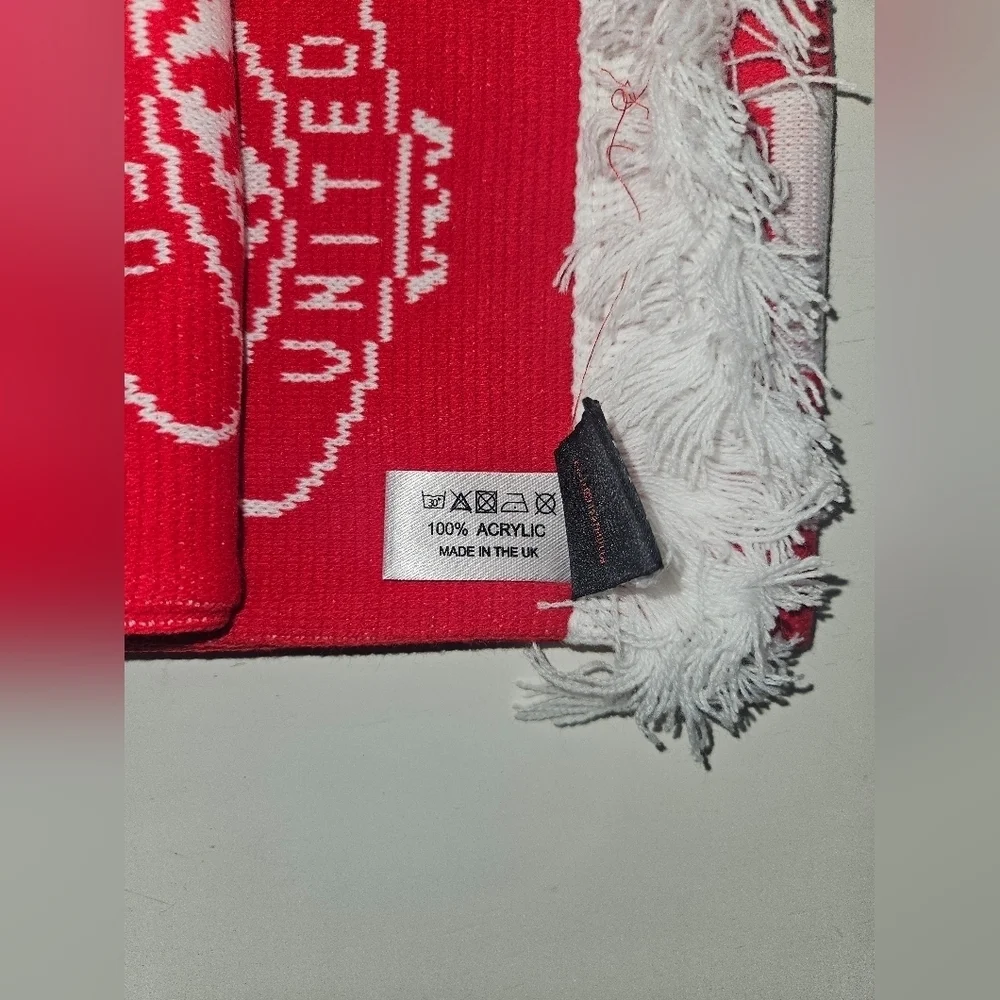 Manchester United Chivas Red Scarf and Chivas Gym Sack Drawstring Bag. New Set.